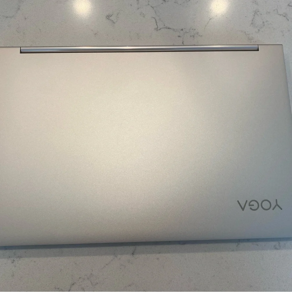 Laptop Lenovo Yoga C940 14” in EXCELLENT condition!